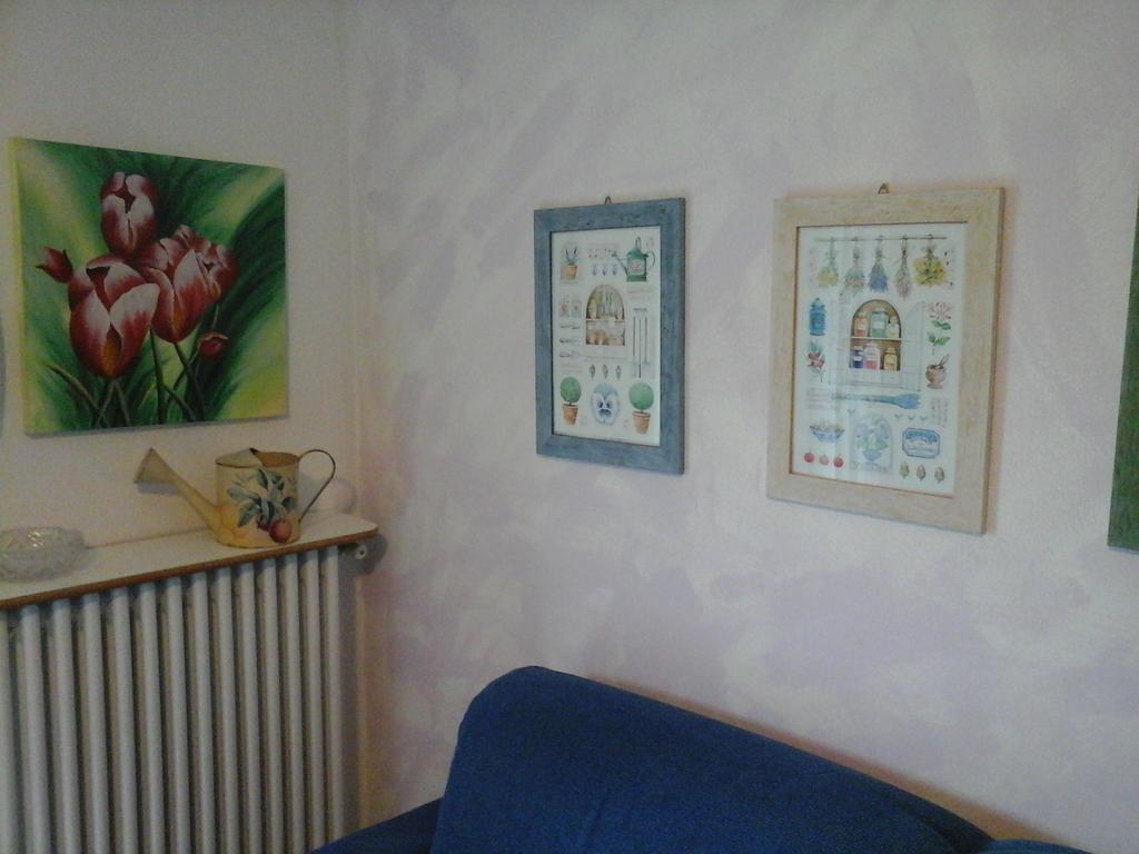 La Casa Di Ortensia Πάρμα Δωμάτιο φωτογραφία